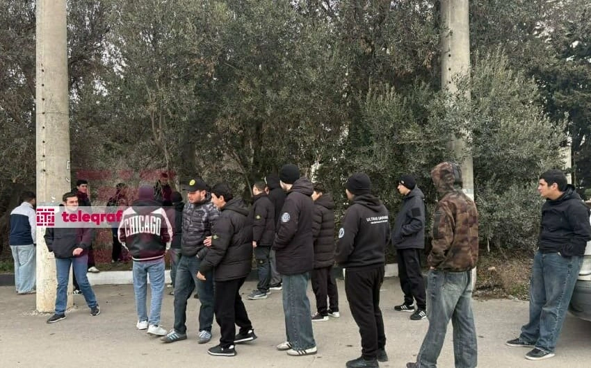 “Qarabağ” azarkeşləri “Neftçi” ilə matça buraxılmadı - Fotolar