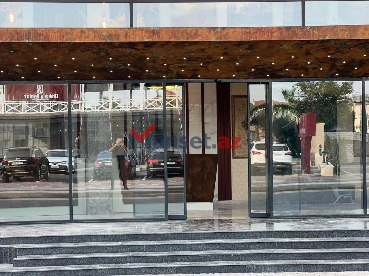 Sabiq icra başçısı lüks sauna tikdirdi - Fəhlələrin pulunu vermədi