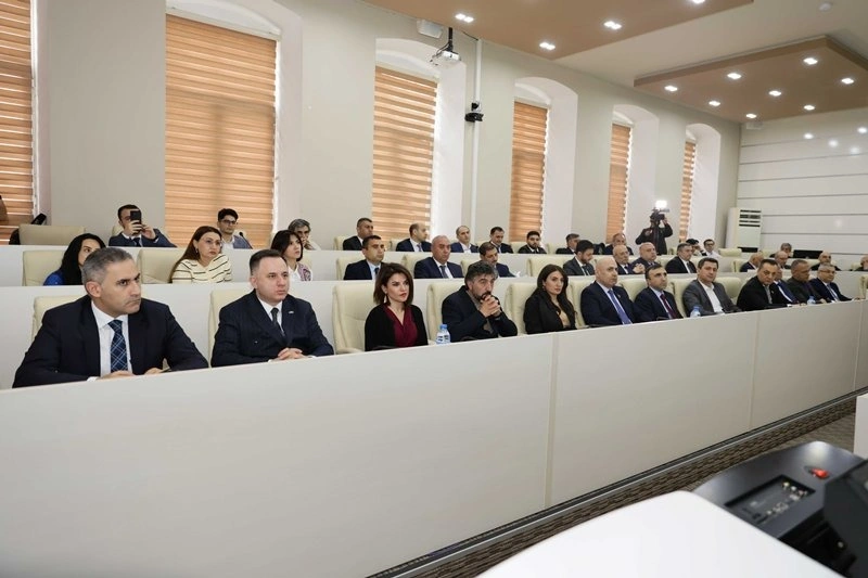 “Azərbaycan iqtisadiyyatının investisiya absorbsiyası” kitabının təqdimat mərasimi keçirilib - FOTO