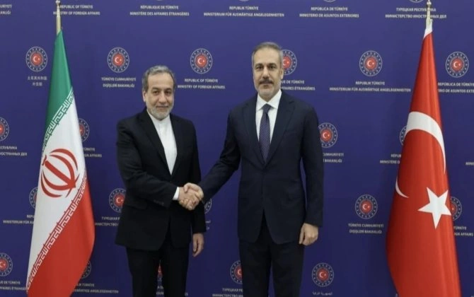 Hakan Fidan və Abbas Əraqçi regiondakı prosesləri müzakirə ediblər