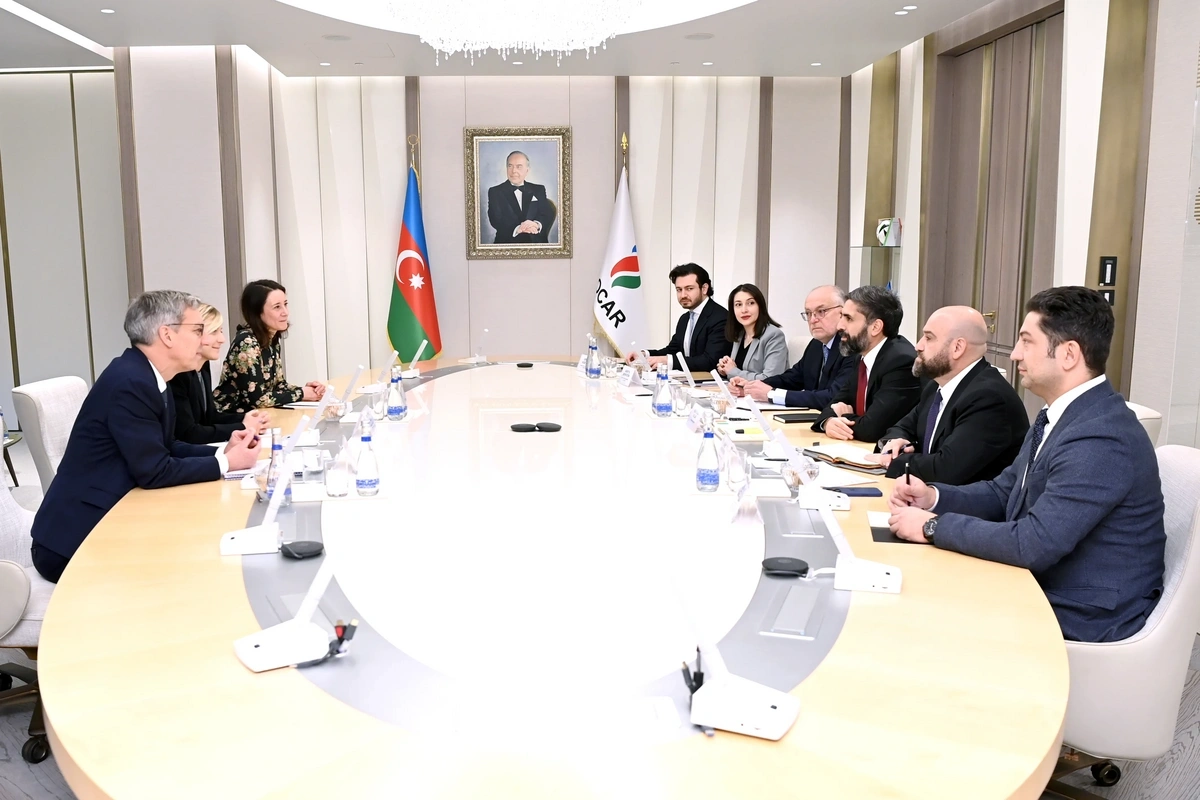 SOCAR "TotalEnergies" ilə "Abşeron" yatağının işlənməsini müzakirə edib - FOTO