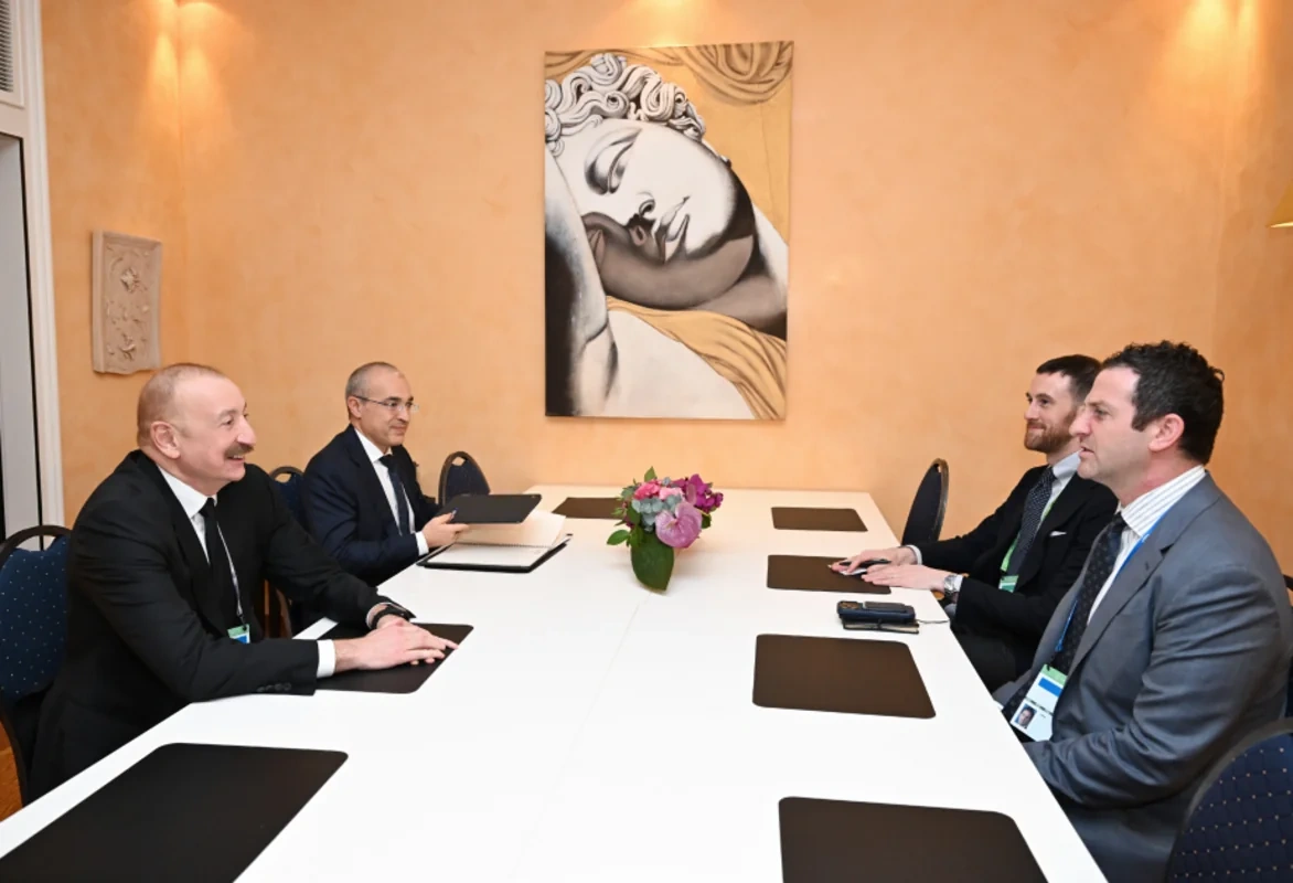 İlham Əliyev Münhendə "The Goldman Sachs Group Inc." şirkətinin qlobal məsələlər üzrə prezidenti ilə görüşüb