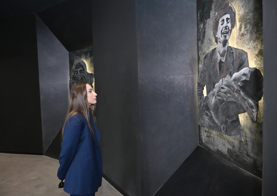 Leyla Əliyeva və Alyona Əliyeva Gəncə Memorial Kompleksini və Milli Qəhrəman Natiq Qasımovun ailəsini ziyarət ediblər - FOTO