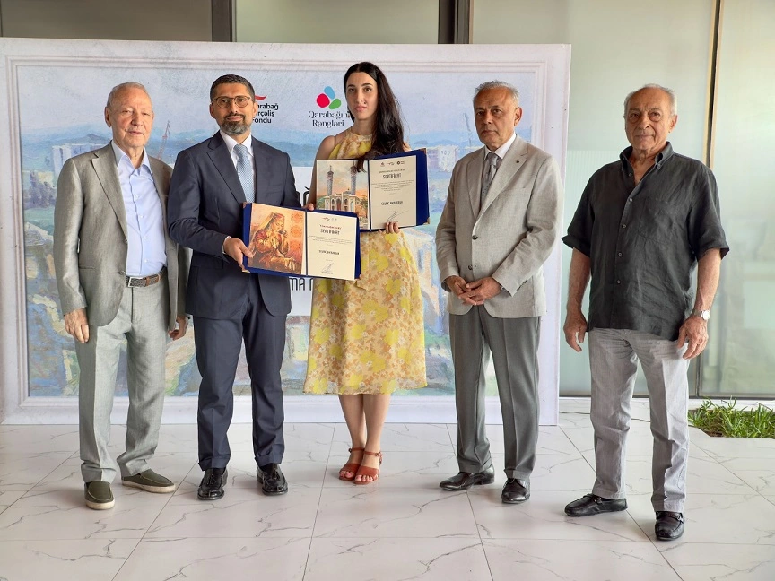 QDF “Qarabağın Rəngləri” (2026) layihəsində iştirak edən gənc rəssamları mükafatlandırdı