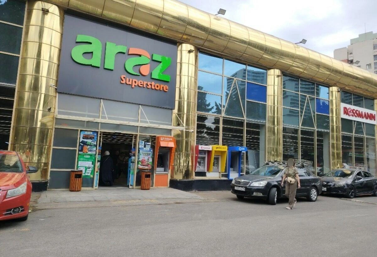 “Araz"dan alınan şirniyyatdan plastik qapaq çıxdı - FOTO