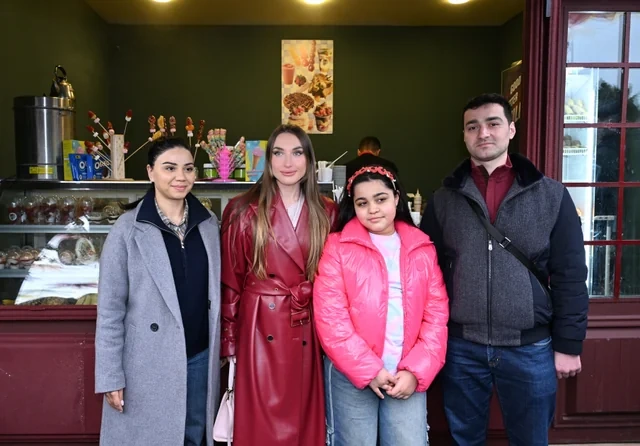 Alyona Əliyeva Novruz yarmarkasını ziyarət edib
