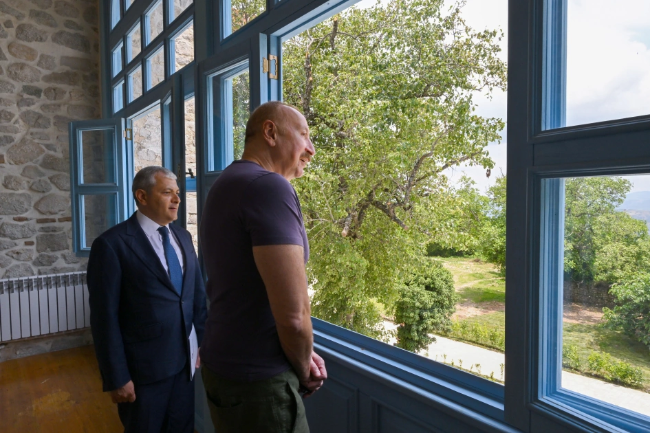 Prezident “Sadıqcanın evi”ndə - FOTOLAR