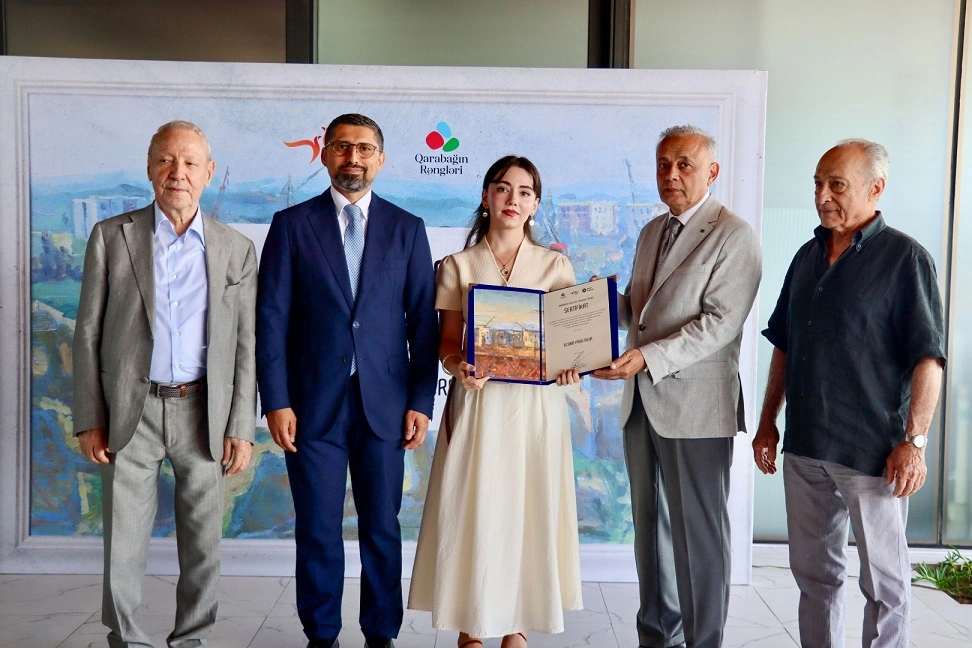 QDF “Qarabağın Rəngləri” (2026) layihəsində iştirak edən gənc rəssamları mükafatlandırdı