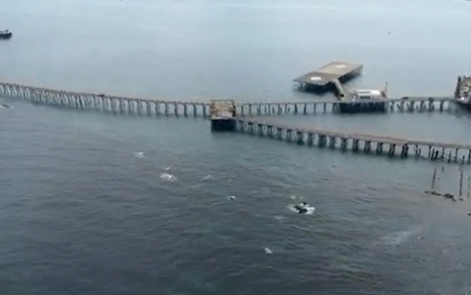 Neft Daşları yaxınlığında balıqçı dənizdə batıb, axtarışa helikopter cəlb olunub - VİDEO