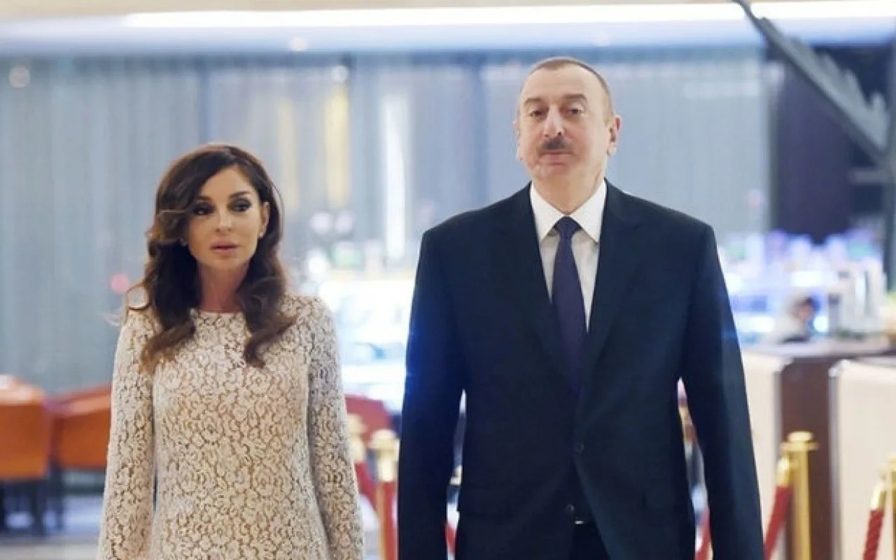 Prezidentlə xanımının şərəfinə dövlət ziyafəti verildi