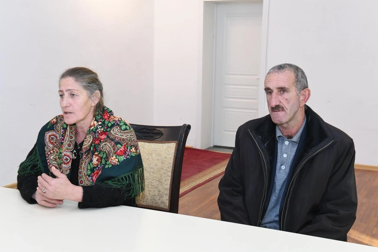 Rövşən Rzayev keçmiş məcburi köçkünlərin müraciətlərini dinlədi - FOTOLAR