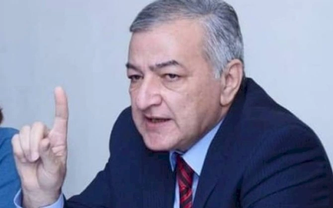 Tramp zəif və çıxılmaz vəziyyətdən bu gecə çıxa biləcəkmi?