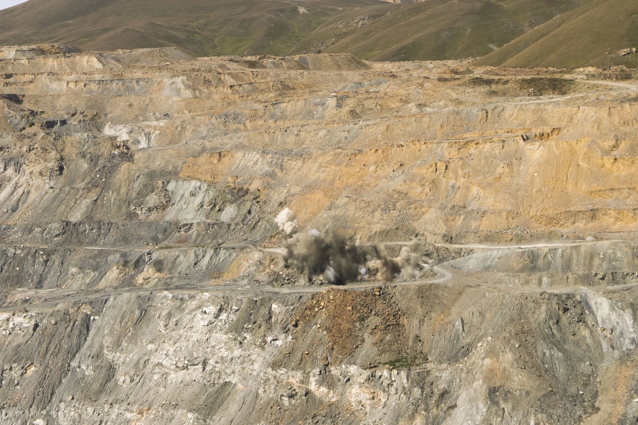 “AzerGold” Zod qızıl yatağında ilk qazma-partlayış əməliyyatını həyata keçirib - FOTO/VİDEO