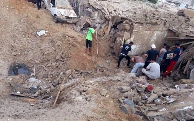 ABŞ Qeşm adasında yaşayış evini vurdu...- 3 nəfər dağıntı altında...-FOTO