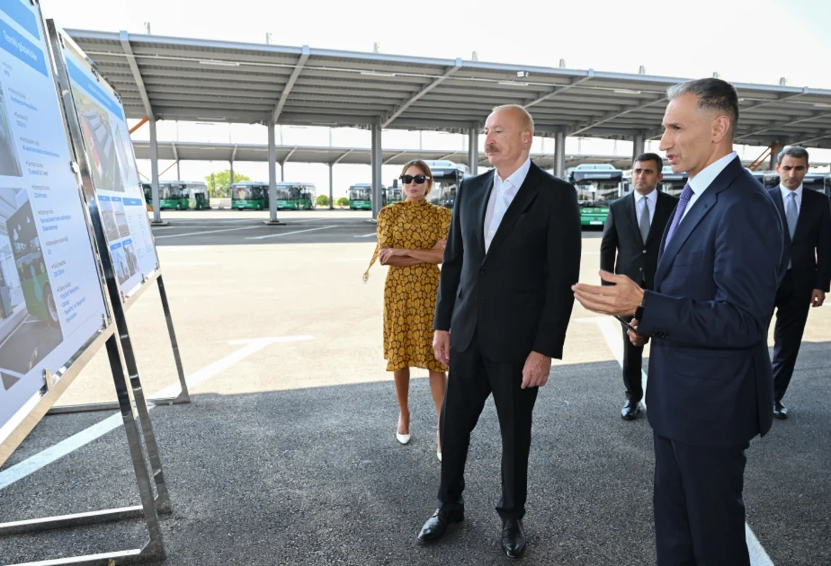 Prezident Naxçıvanda yeni avtobuslara baxıb, dəmir yolu infrastrukturunda yenidənqurma işləri ilə tanış olub - FOTO - YENİLƏNİB