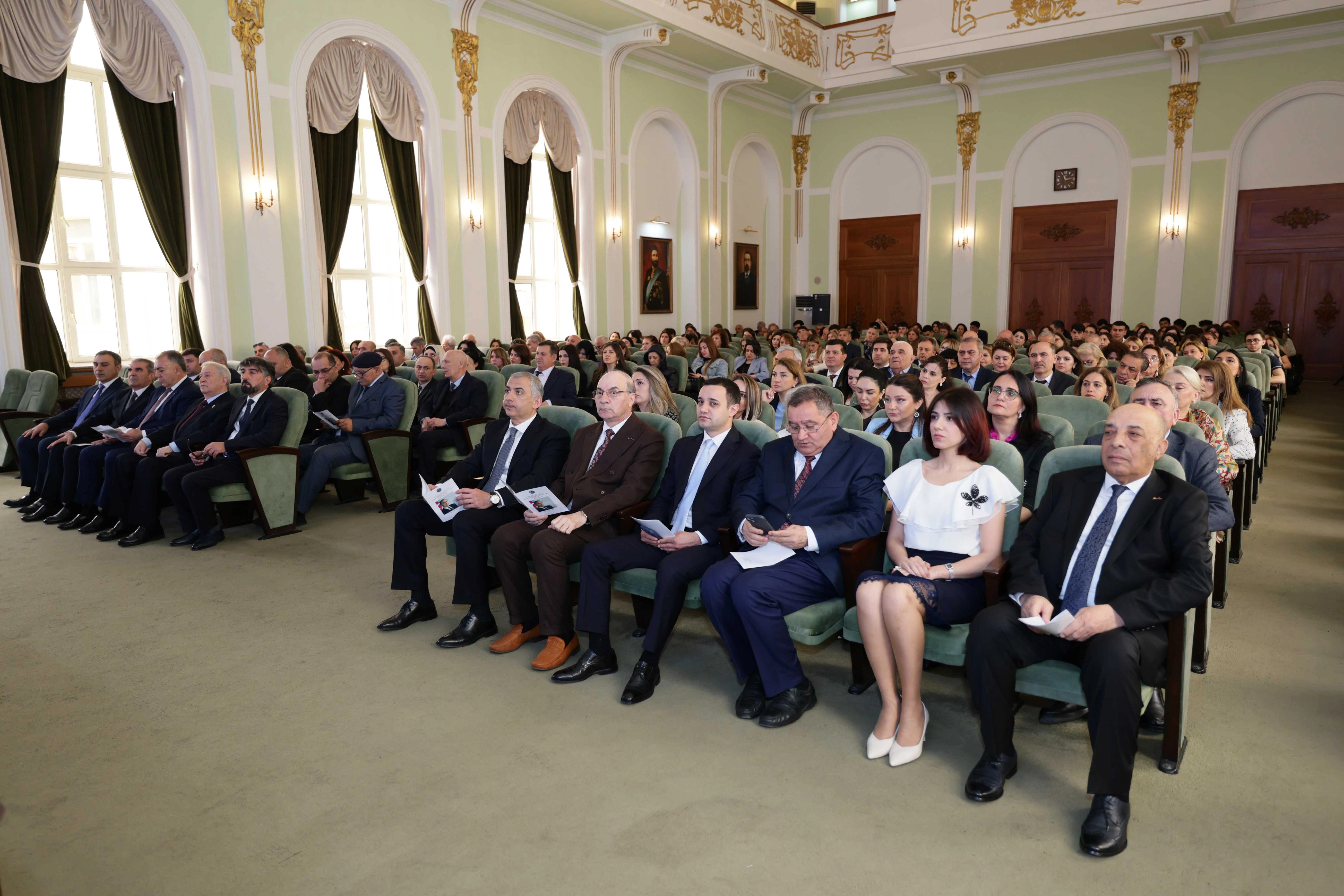 UNEC-də “Heydər Əliyev irsi: Elm, təhsil və milli tərəqqi” adlı elmi-praktiki konfrans keçirilib - FOTO