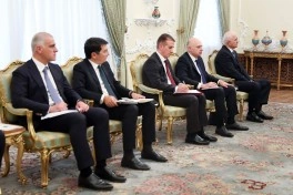 Şahin Mustafayev İran Prezidenti Məsud Pezeşkianla görüşüb - FOTO