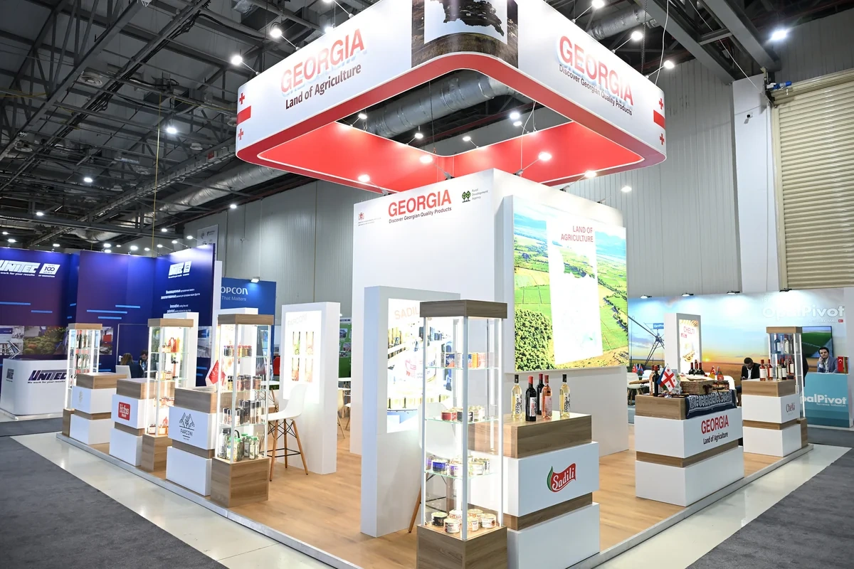 İlham Əliyev 19-cu "Caspian Agro Week" və 31-ci "InterFood Azerbaijan" sərgiləri ilə tanış olub - FOTO