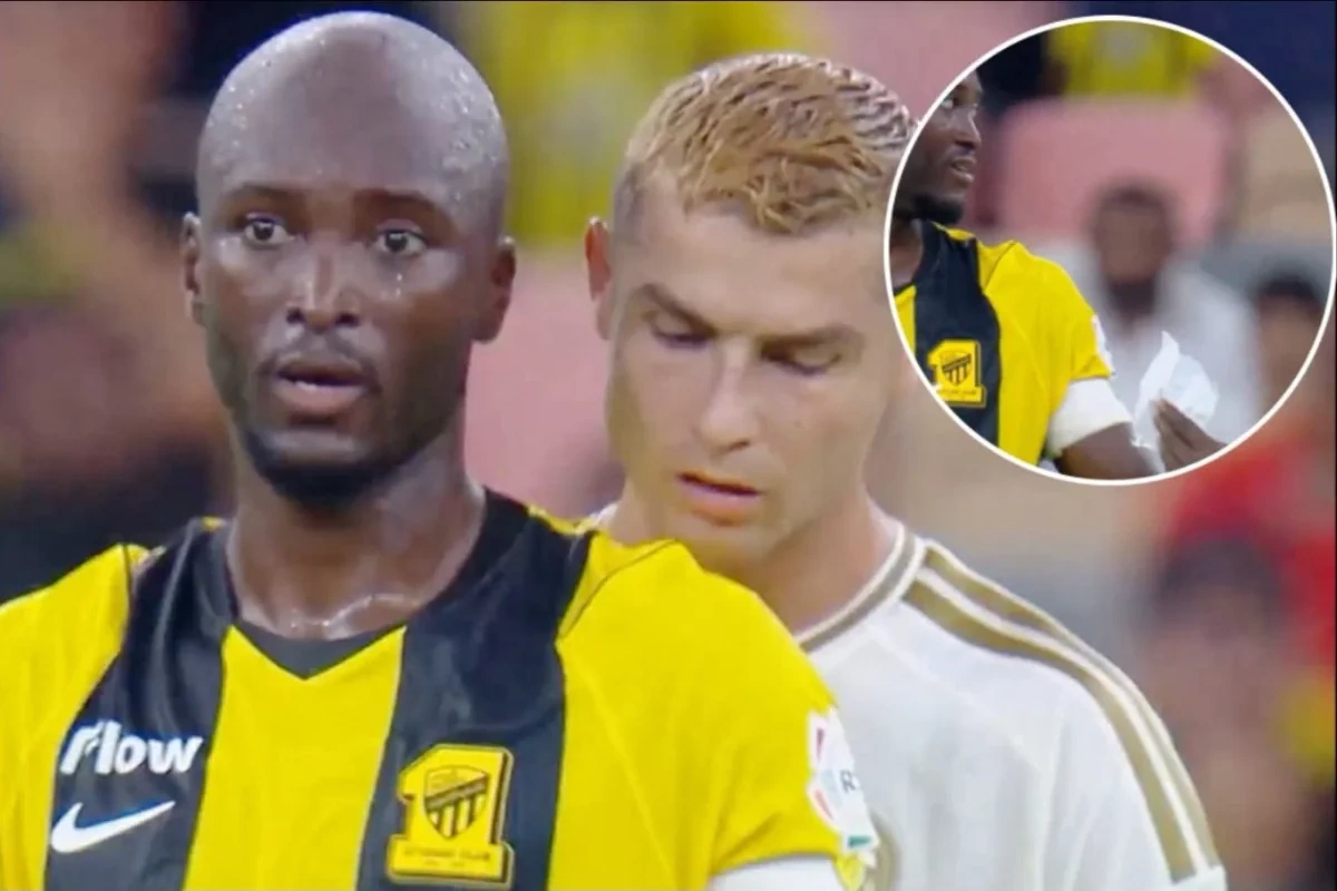 Ronaldu rəqib futbolçuya ötürülən qeydə gizlicə baxarkən görüntülənib - VİDEO