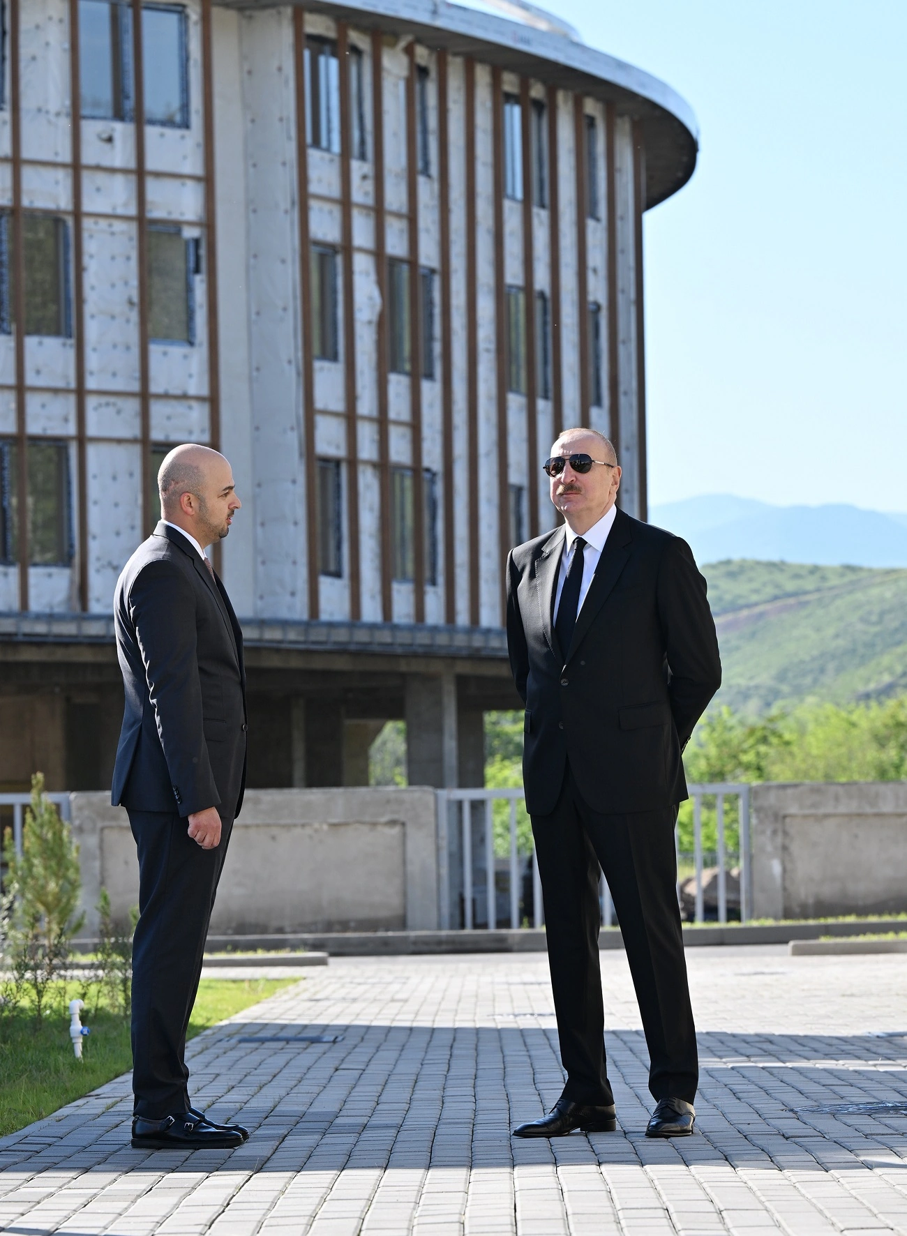 İlham Əliyev Zəngilanda inşa olunmuş ilk yaşayış kompleksinin açılışında iştirak etdi - FOTOLAR