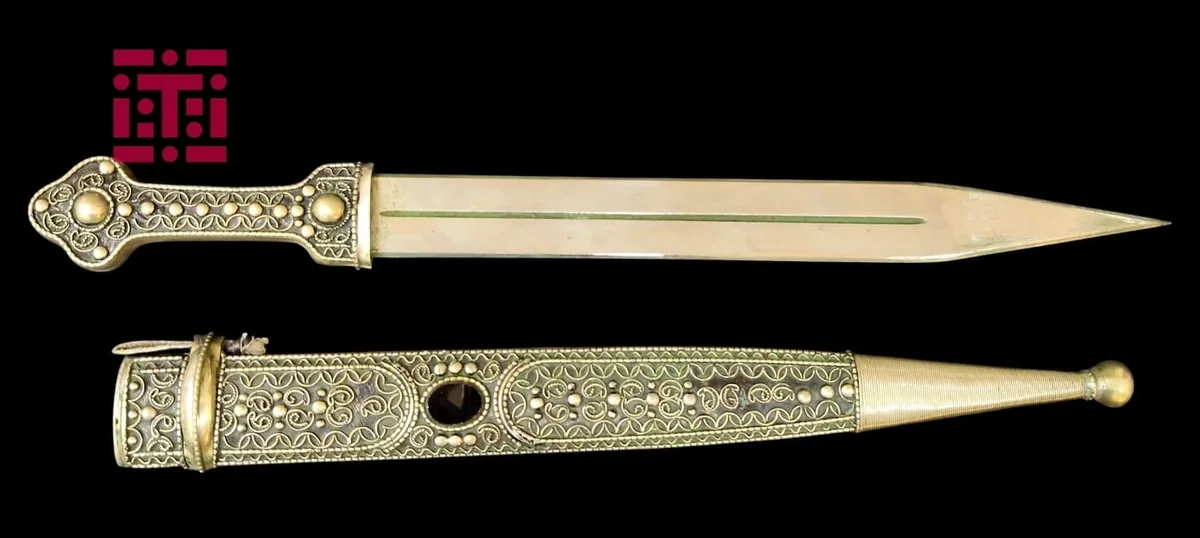 Amaliya Pənahovanın qılıncı satışa çıxarılıb - FOTO