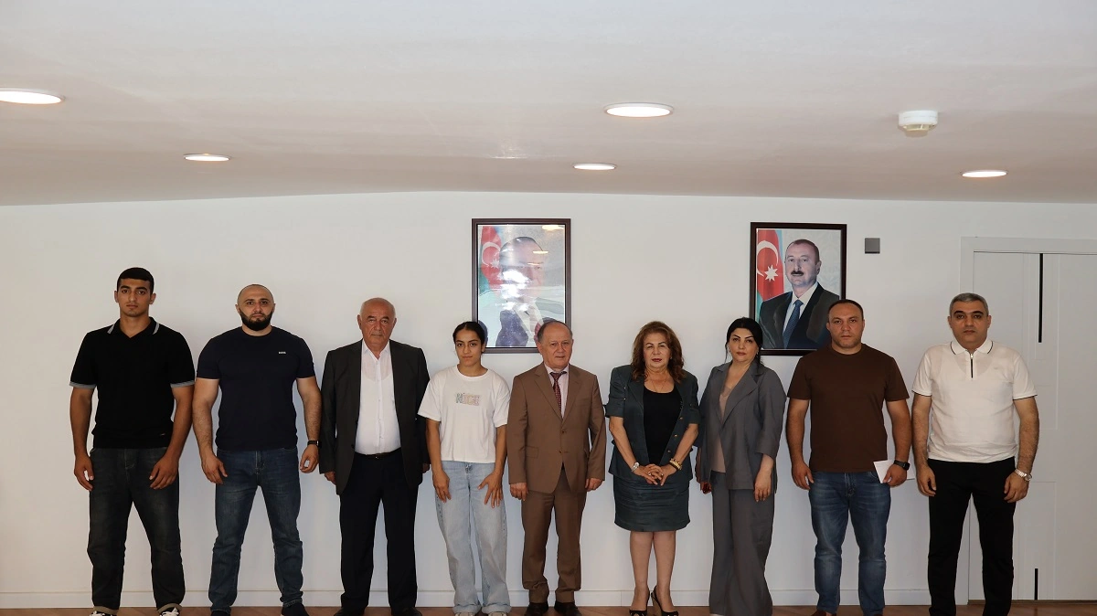 “Modern İnkişaf və Ailə” İctimai Birliyinin sədri Zərifə Quliyevə Tailandda  yola düşən idmançılarla görüşüb