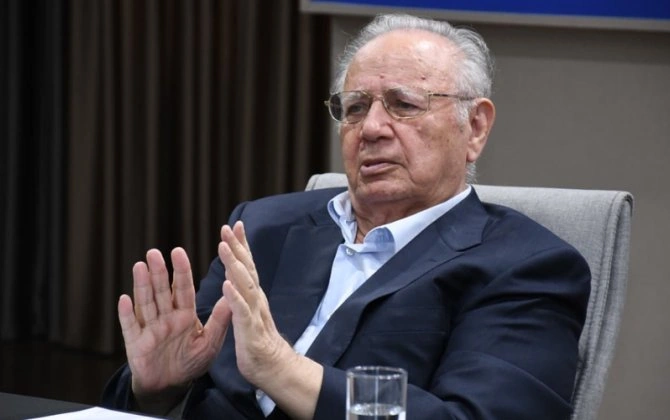Həsən Həsənov: “Albaniya göydəndüşmə dövlət deyil”