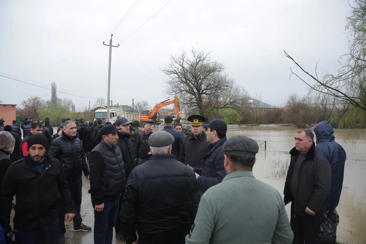 Xaçmazda selin fəsadları: 500-dən çox evi su basıb, avtomobil körpüsü dağılıb - FOTO - VİDEO