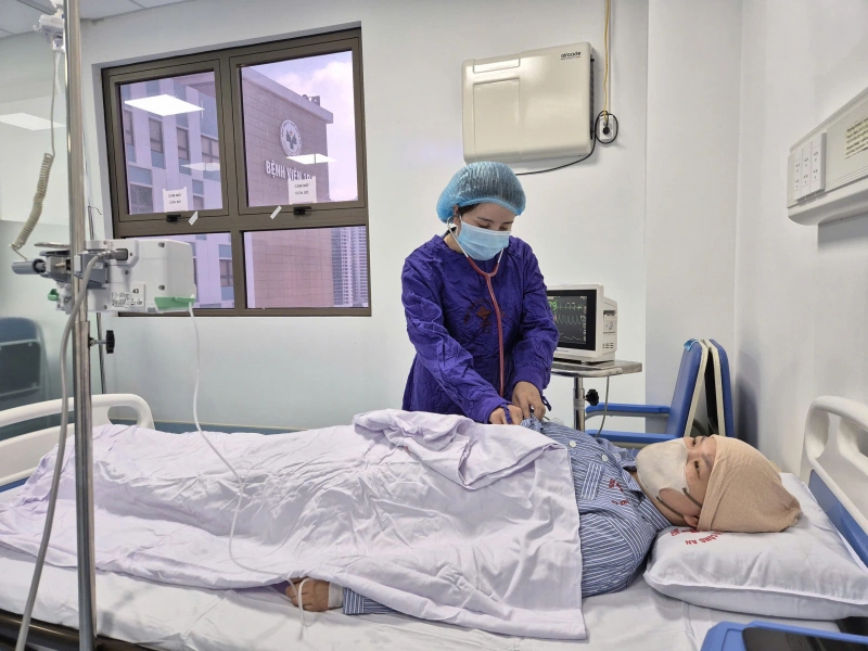 "Ağır limfomanı məğlub edən uğur: kök hüceyrə transplantasiyası xəstəni həyata qaytarıb" - Tibbdə böyük uğur