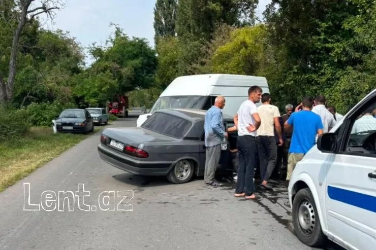 Zaqatalada "QAZ-31"lə "Ford" toqquşdu