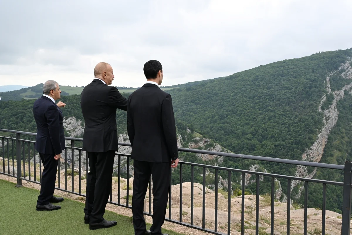 Türkmənistan prezidentinə Qarabağ atı hədiyyə edildi - FOTO