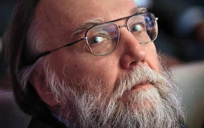 Ağıl­sız fəlsəfə: Aleksandr Duqinin yüksəliş anatomiyası