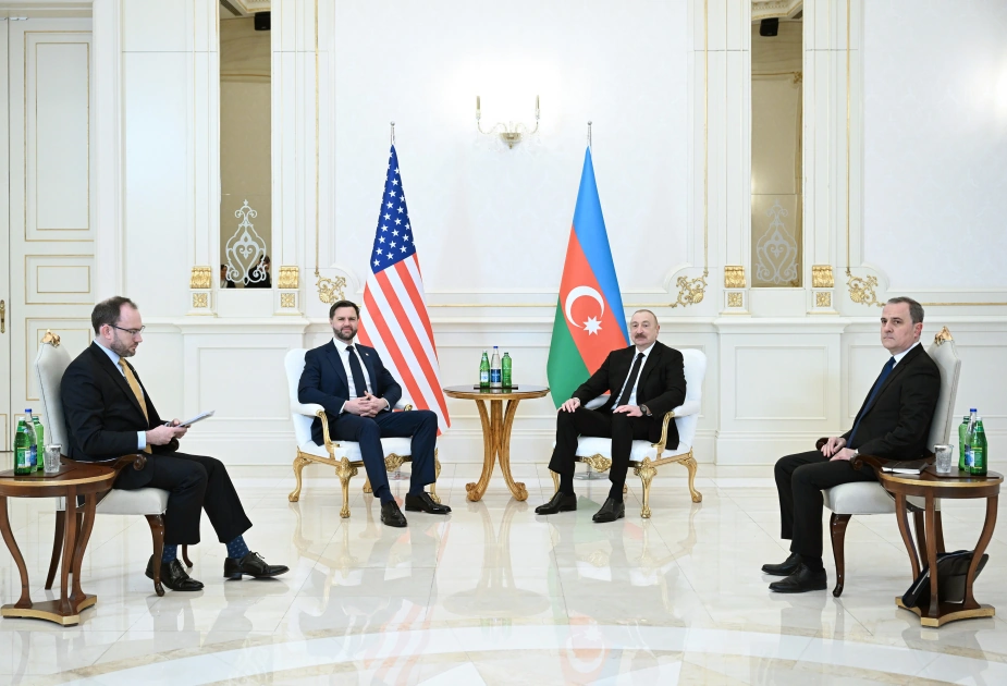 Prezident İlham Əliyevin Ceyms Devid Vens ilə məhdud tərkibdə görüşü keçirilib - FOTO - YENİLƏNİB