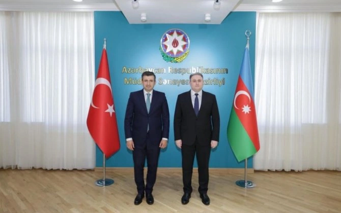 Azərbaycanla Türkiyə arasında hərbi-texniki əlaqələrin daha da inkişaf etdirilməsi müzakirə olunub