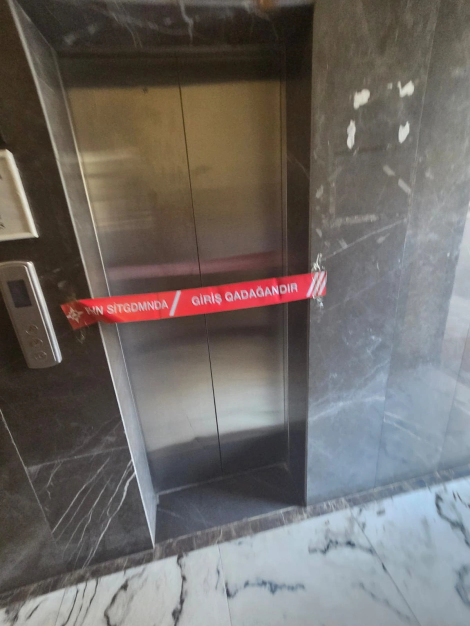 Nərimanovda çoxmərtəbəli binanın liftlərinin istismarı dayandırıldı- FOTO/VİDEO