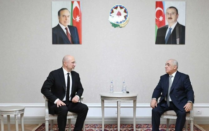 Əli Əsədov Denis Şmıqalla görüşüb