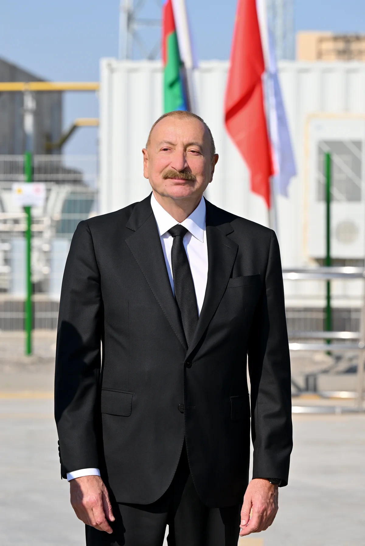 İlham Əliyev "Qobustan" Günəş Elektrik Stansiyasının açılışında iştirak etdi - FOTOLAR