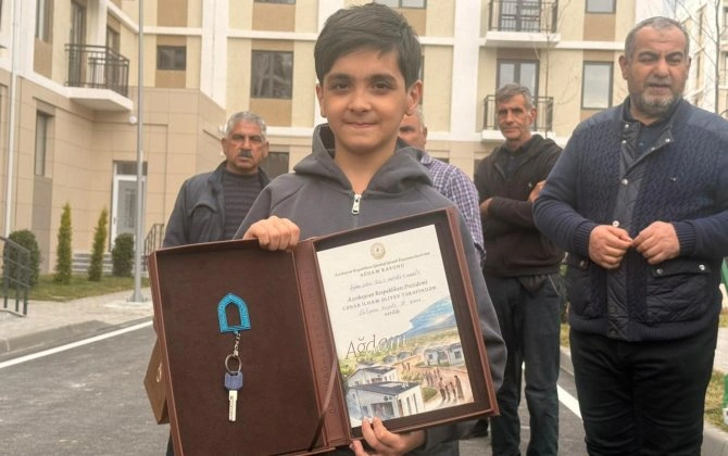 Növbəti köç karvanı Ağdama çatdı, açarlar təqdim olundu - FOTO