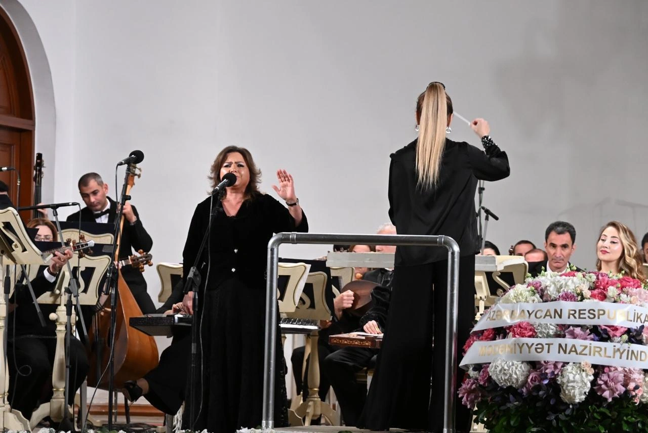 Xalq şairi Fikrət Qocanın 90 illiyinə həsr olunan konsert keçirildi - FOTOLAR