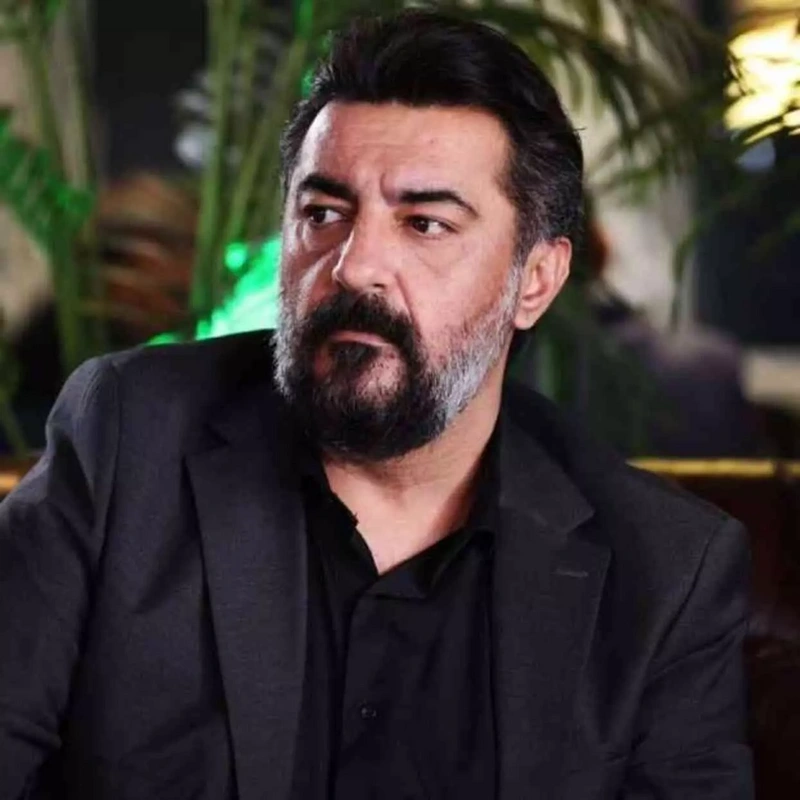 Məşhur aktyorun pərəstişkarlarına ÜZÜCÜ XƏBƏR: Dəhşətli QƏZA KEÇİRDİ - FOTO