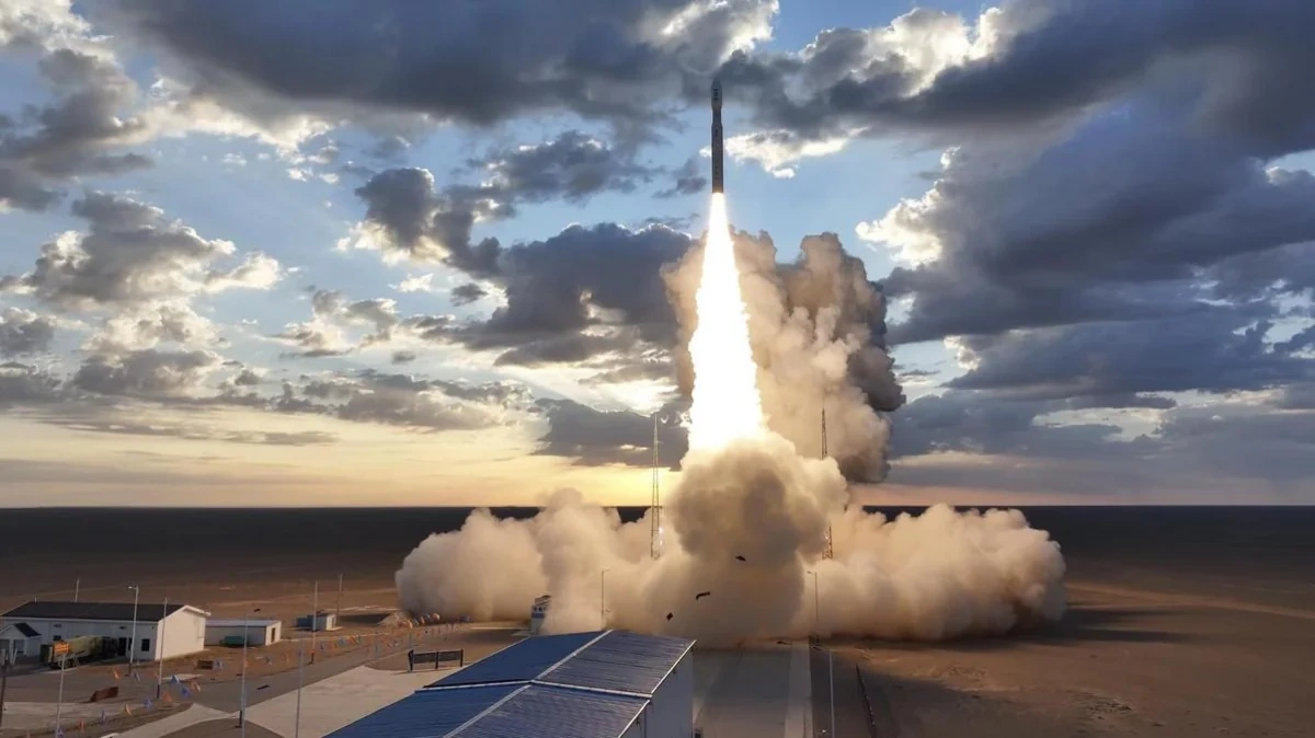 Çinin yeni "Kinetica - 2" raketinin sınaq uçuşu uğurlu oldu