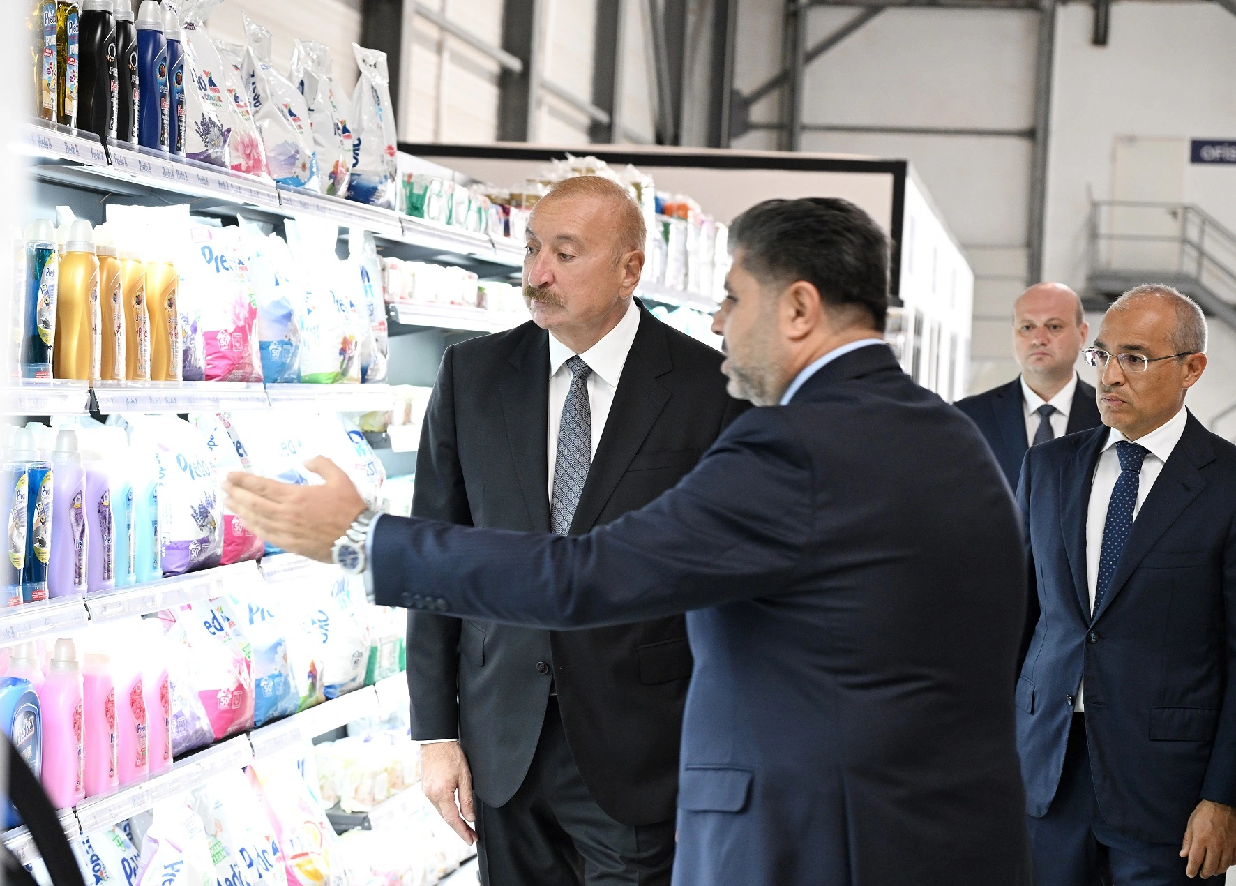 İlham Əliyev Qaradağda kağız və gigiyenik məhsulların istehsalı müəssisəsinin açılışında iştirak edib - FOTO