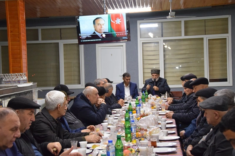 Binəqədidə Ulu Öndərin anım günü ilə bağlı ehsan süfrəsi təşkil edilib