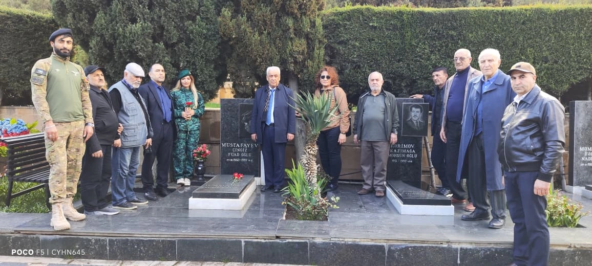 Əsrin faciəsi - mart soyqırımı: Azad Vətən Partiyası Şəhidlər xiyabanını ziyarət etdi - FOTOLAR