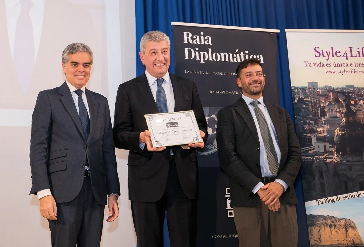 Azərbaycanın İspaniyadakı səfiri "Raia Diplomática"nın mükafatına layiq görülüb - FOTO
