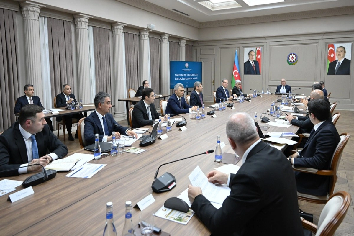 İqtisadi Şuranın iclası keçirilib - FOTO