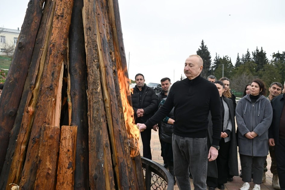 Prezident Xocavəndin Xanoba kəndində fərdi evlərin və infrastrukturun bərpa işləri ilə tanış olub - FOTO - YENİLƏNİB