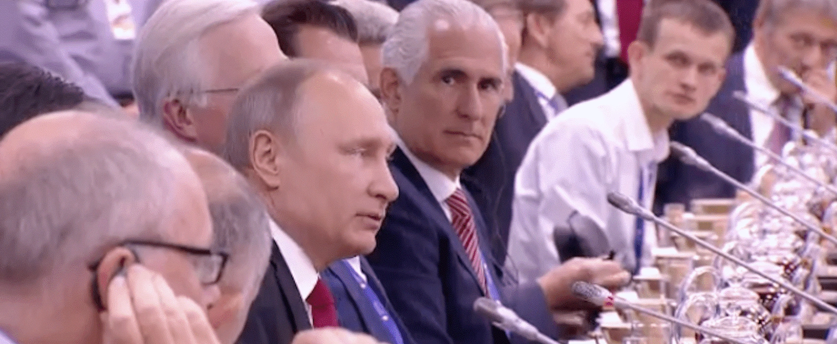 "Putin şeytandır. Ona yalnız balkondan atılmağa kömək etmək olar..."-"Ethereum" kriptovalyutasının yaradıcısı