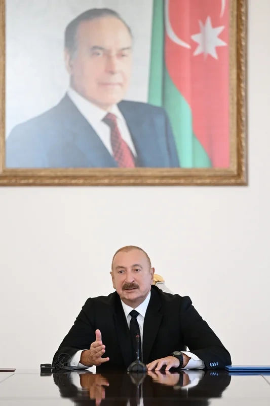 İlham Əliyev Bakıda keçirilən beynəlxalq konfransların iştirakçılarını qəbul etdi - FOTO - YENİLƏNİB