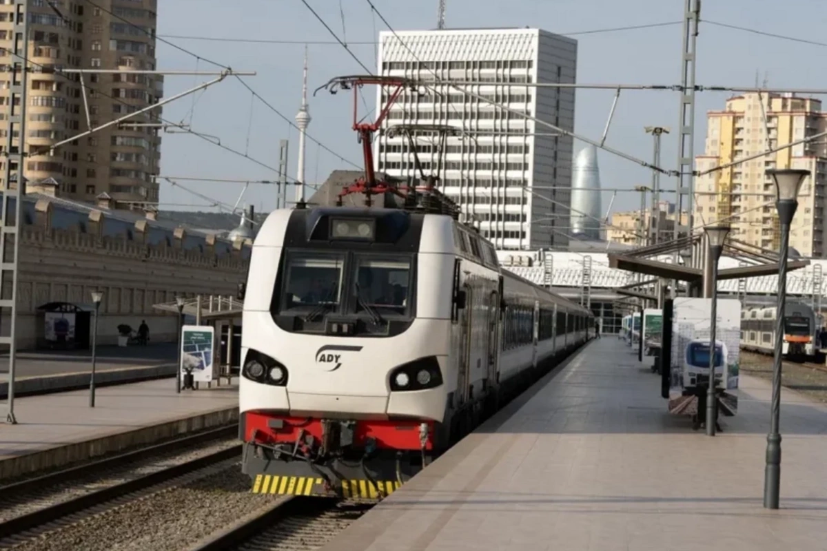 Bakıdan Tbilisiyə yeni qatar reysləri: Qiymətlər düşdü, bəs sıxlıq azalacaq?